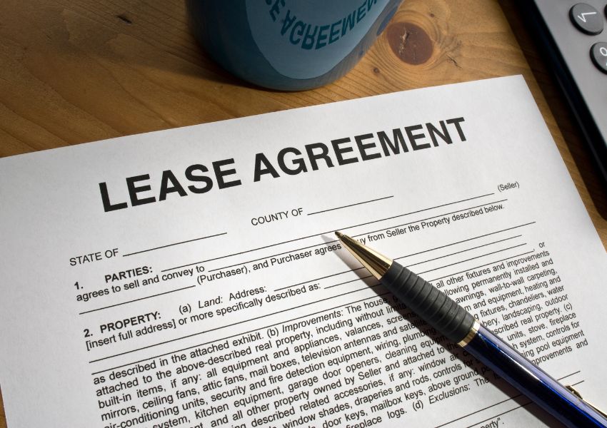 lease-agreement-papers-with-pen